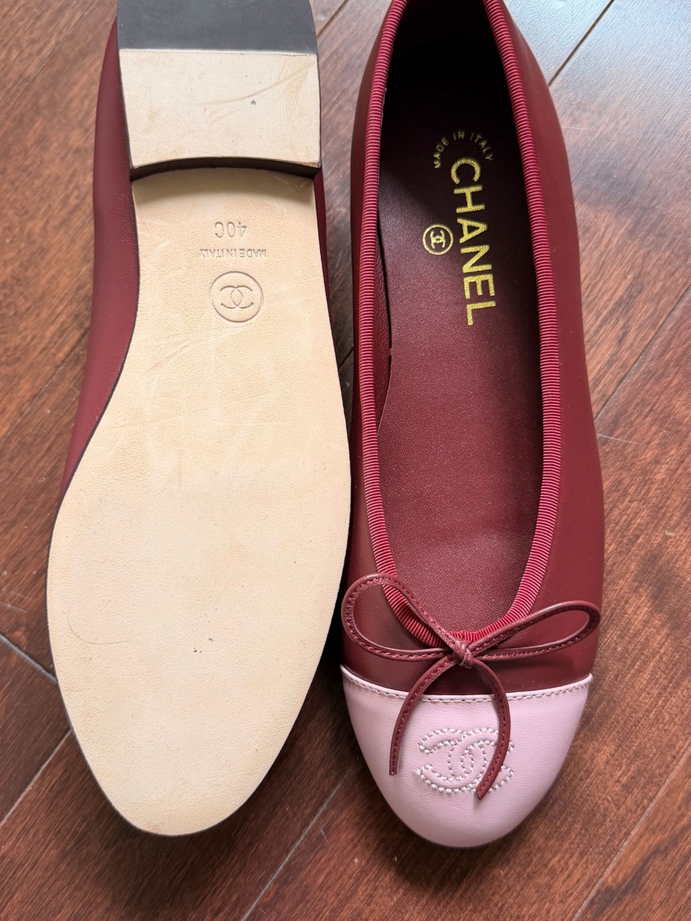 CHANEL Burgundy and Light Pink Cap-Toe Ballet Flats - Picture 4 of 4